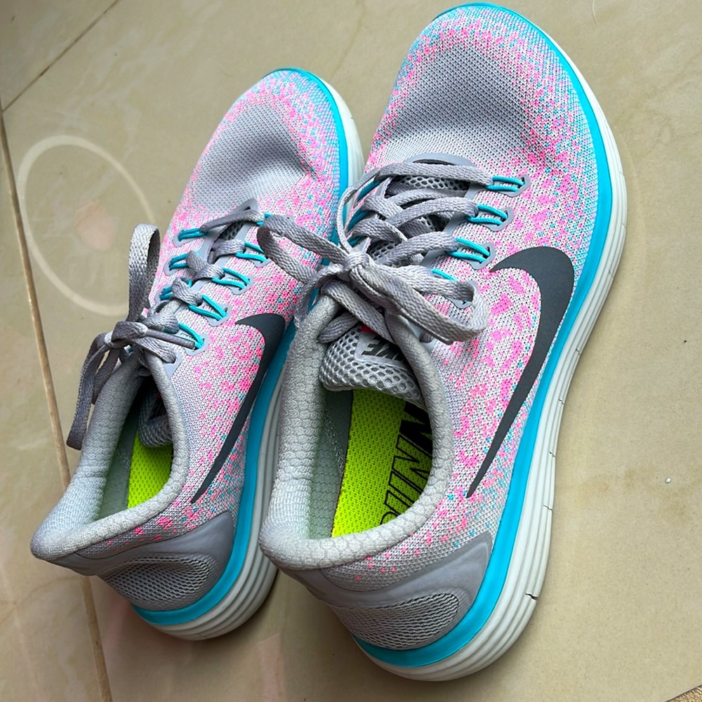 NIKE FREE RN DISTANCE